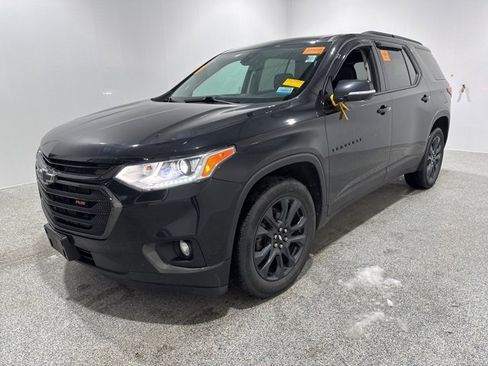 Used 2021 Chevrolet Traverse RS image 3