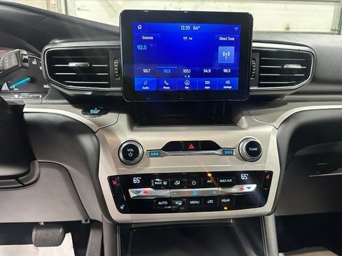 Used 2020 Ford Explorer XLT w/ Equipment Group 202A AWD/4WD image 21