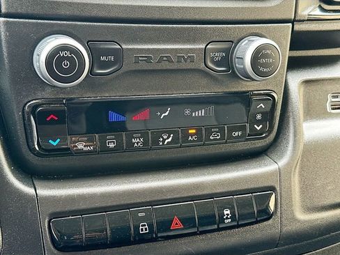 Used 2025 RAM ProMaster 2500 w/ Convenience Group FWD image 13