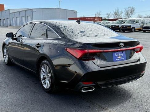 Used 2019 Toyota Avalon XLE w/ Preferred Accessory Package image 9