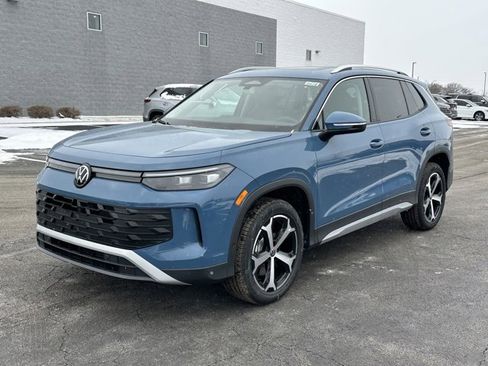 New 2026 Volkswagen Tiguan SE image 3