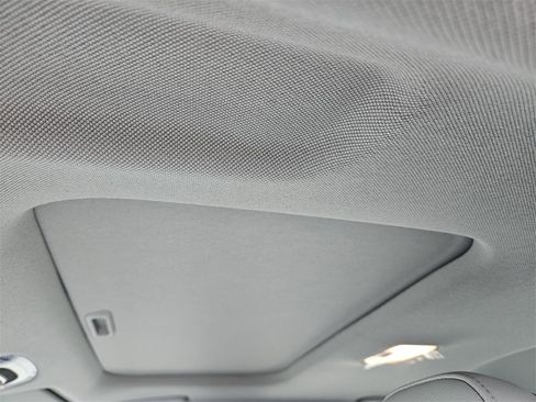 New 2025 Hyundai Elantra Limited image 25