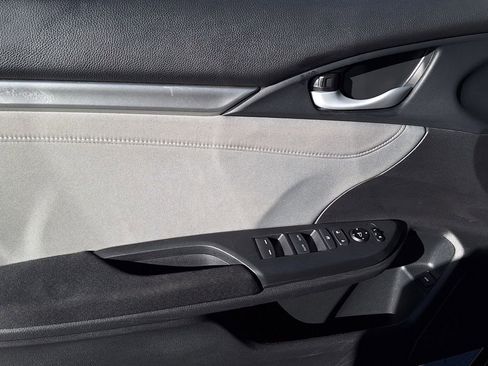 Used 2020 Honda Civic EX image 9