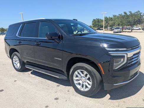 Used 2025 Chevrolet Tahoe LT image 2
