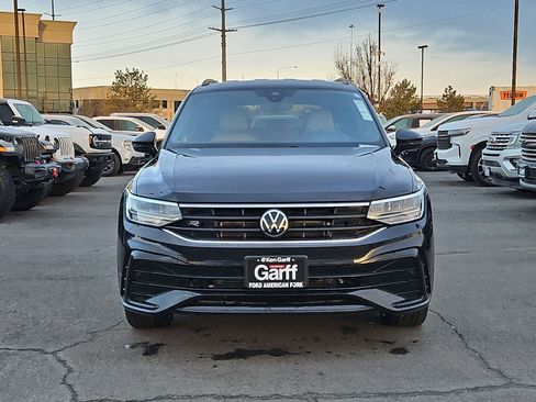 Used 2022 Volkswagen Tiguan SE R-Line image 12