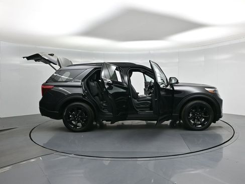 Certified 2022 Ford Explorer ST-Line w/ Class IV Trailer Tow Package image 5