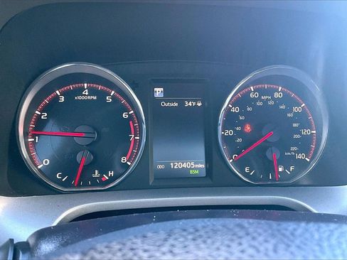 Used 2016 Toyota RAV4 SE image 2