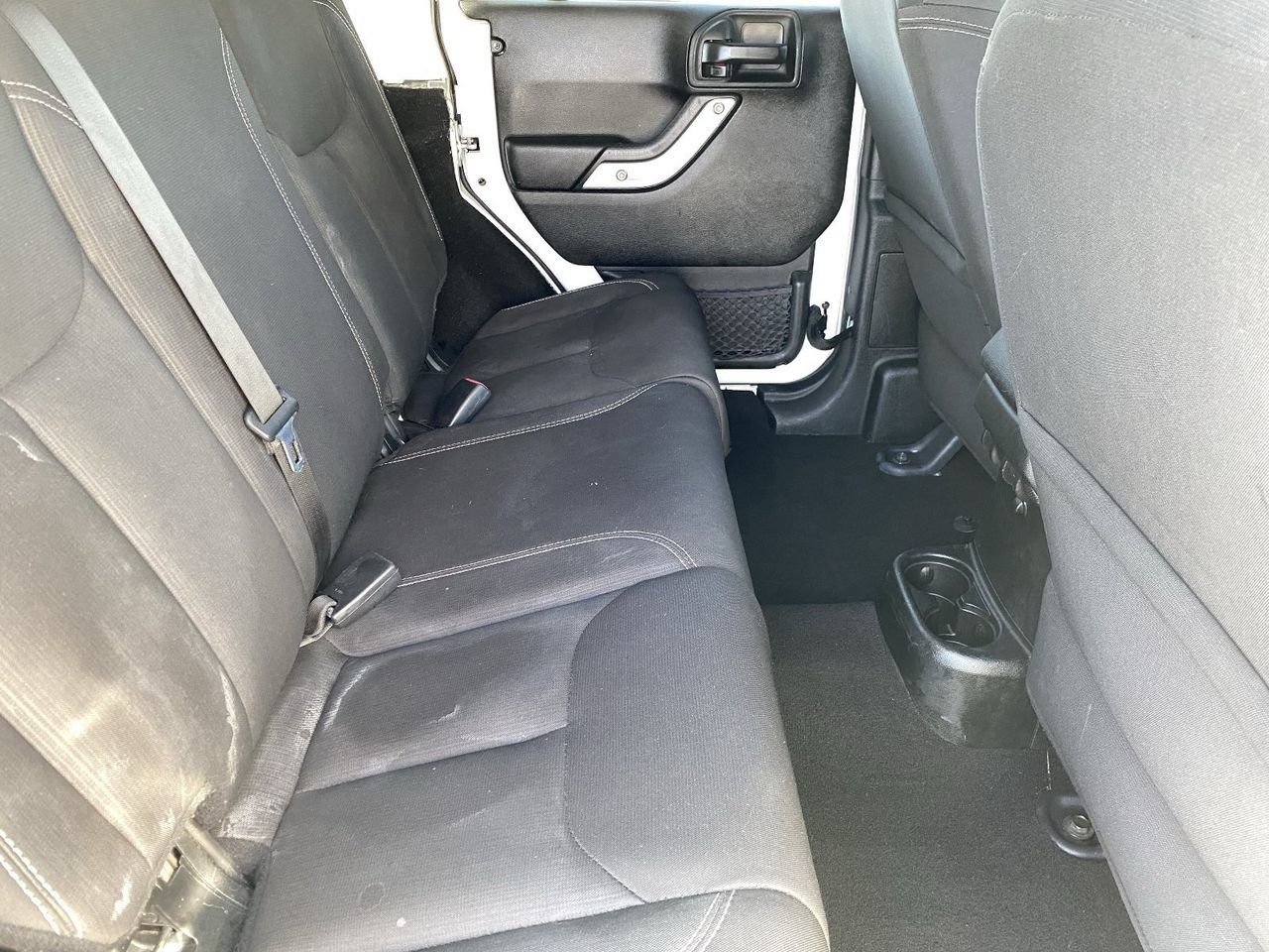 Used 2018 Jeep Wrangler Unlimited Sahara AWD/4WD image 12
