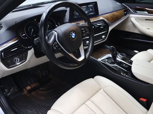 Used 2018 BMW 530e xDrive w/ Premium Package 2 AWD/4WD image 17