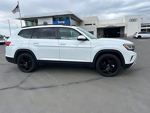 Used 2023 Volkswagen Atlas SE w/ Black Wheel Package AWD/4WD image 2