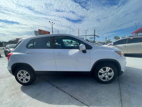 Used 2019 Chevrolet Trax LS FWD image 6