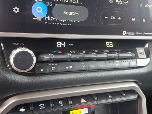 Used 2024 Toyota Tundra Limited image 17