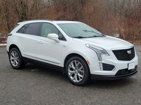 Certified 2021 Cadillac XT5 Sportv image 3