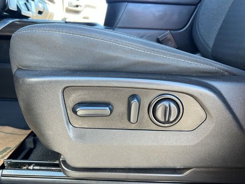 Used 2022 Chevrolet Silverado 1500 LT Trail Boss w/ Bed Protection Package image 16