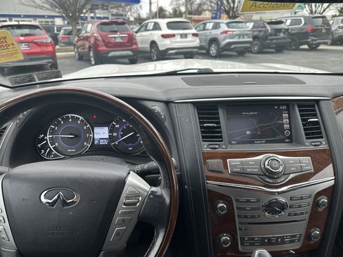 Used 2018 INFINITI QX80 4WD w/ Driver Assistance Package image 12