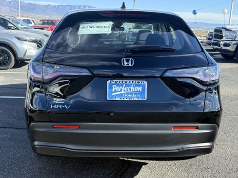 Used 2025 Honda HR-V LX image 6