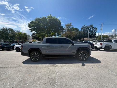 Used 2024 GMC Sierra EV Denali AWD/4WD image 4