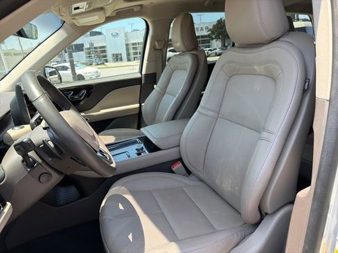 Used 2023 Lincoln Aviator Reserve w/ Equipment Group 201A RWD image 18