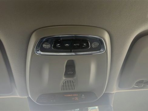 Used 2018 Volvo XC60 T5 Momentum w/ Vision Package image 29