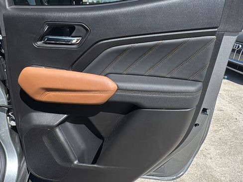 Used 2025 GMC Canyon AT4 image 26