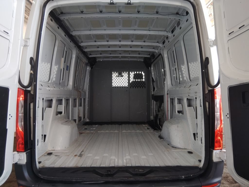 Used 2023 Mercedes-Benz Sprinter 2500 image 15