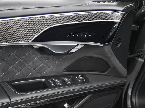 Used 2023 Audi S8 image 10