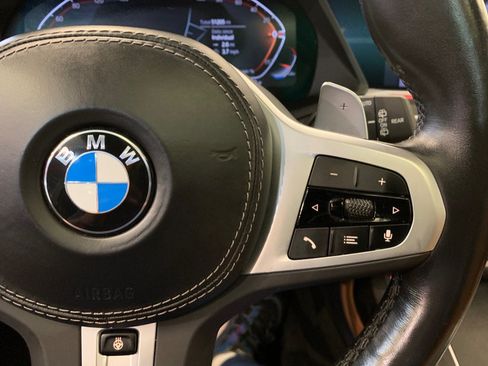 Used 2022 BMW X7 xDrive40i w/ M Sport Package AWD/4WD image 26