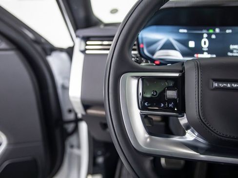 Used 2025 Land Rover Range Rover SE image 37