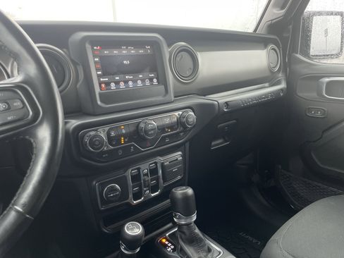 Used 2022 Jeep Wrangler Unlimited Sport image 22