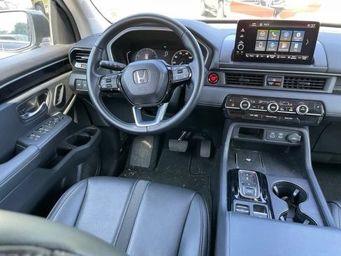 Used 2025 Honda Pilot EX-L image 8