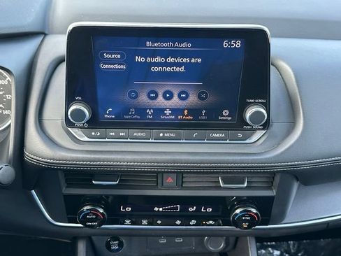Certified 2025 Nissan Rogue SV AWD/4WD image 35