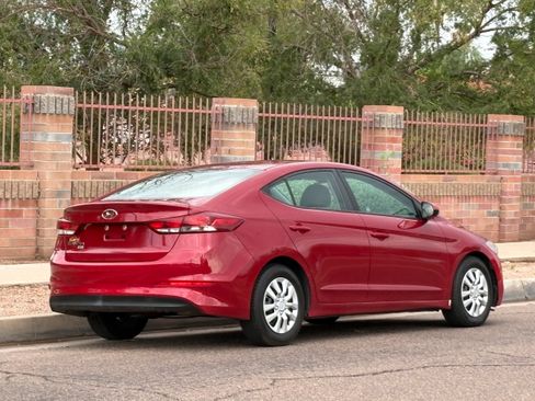 Used 2018 Hyundai Elantra SE w/ Cargo Package FWD image 10