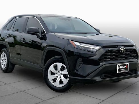 Used 2025 Toyota RAV4 LE FWD image 3
