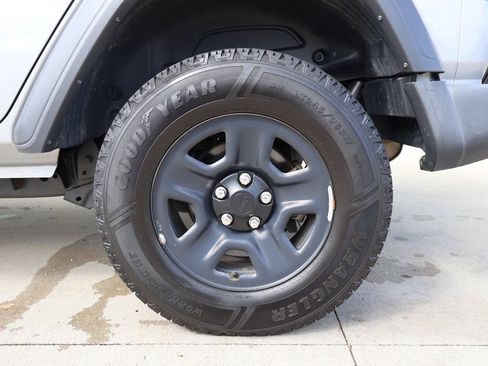 Used 2018 Jeep Wrangler Unlimited Sport AWD/4WD image 34