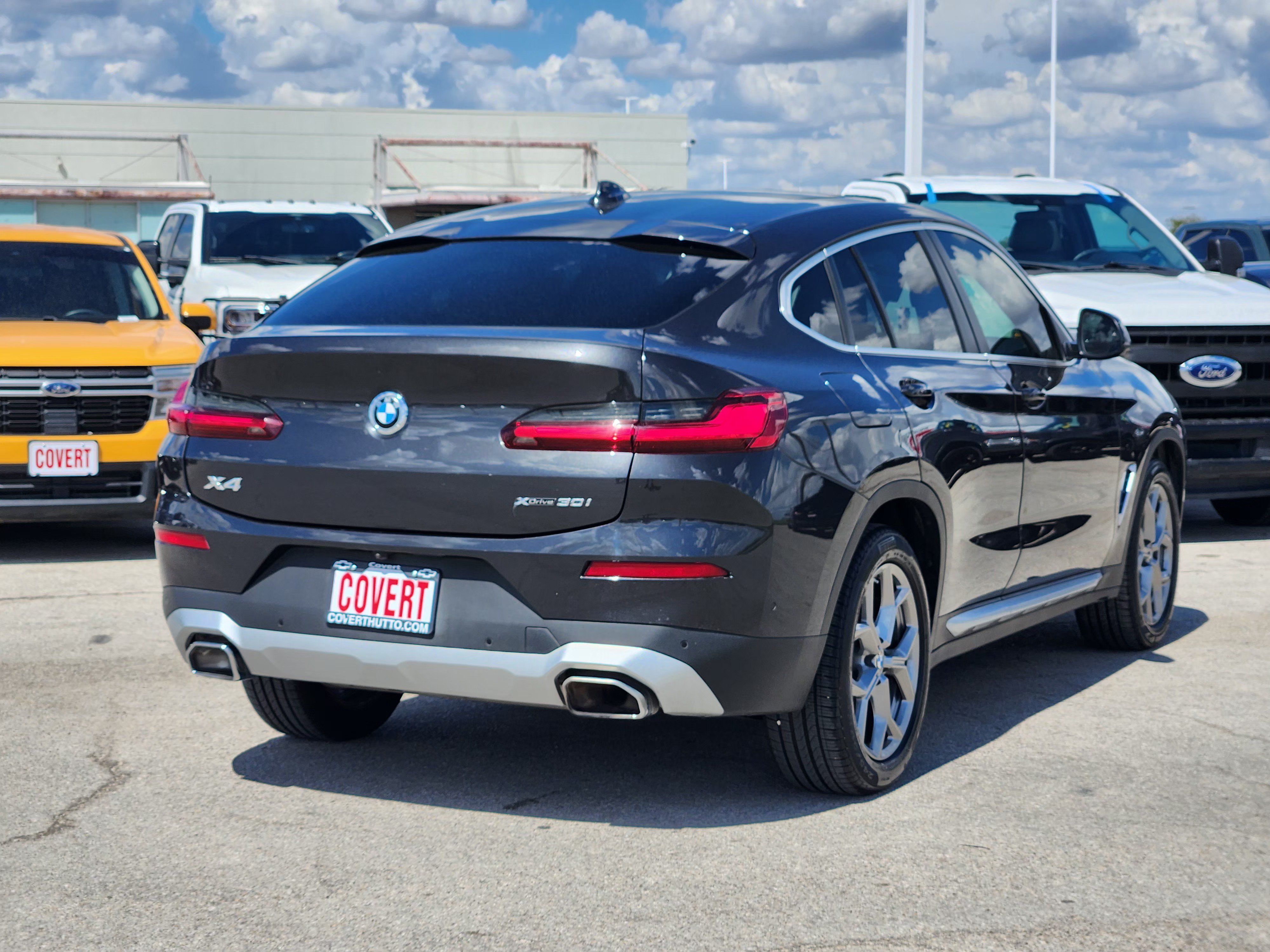 Used 2024 BMW X4 xDrive30i w/ Parking Assistance Package AWD/4WD image 7