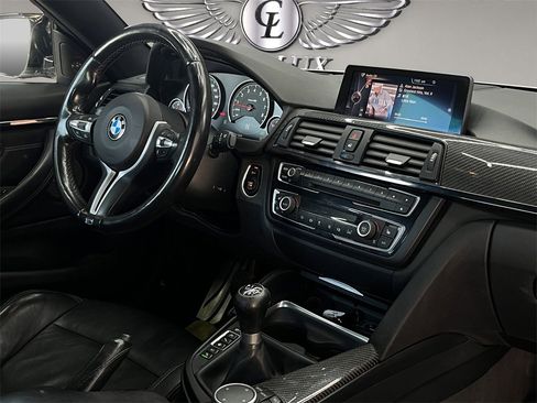 Used 2015 BMW M4 Coupe image 18