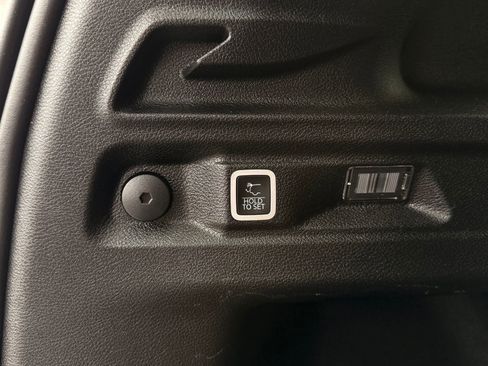 Used 2023 Jeep Grand Cherokee L Laredo AWD/4WD image 36