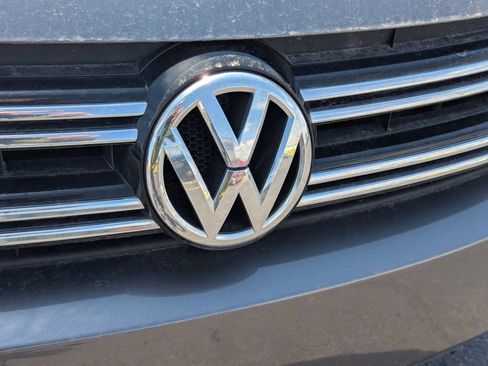 Used 2017 Volkswagen Tiguan S AWD/4WD image 11