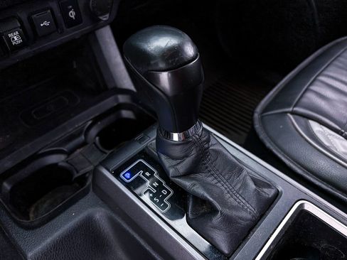 Used 2021 Toyota Tacoma TRD Off-Road w/ Technology Package image 28