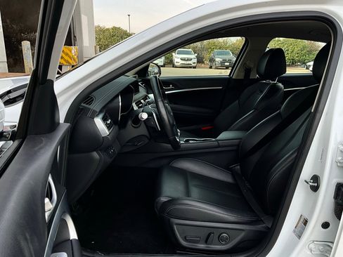 Used 2025 Genesis G70 2.5T image 10