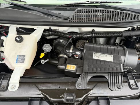 Used 2015 Chevrolet Express 2500 RWD image 29