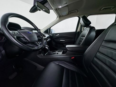 Used 2019 Ford Escape Titanium image 30