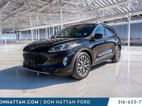Used 2020 Ford Escape Titanium image 28