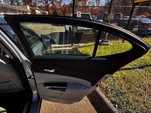 Used 2015 Acura TLX image 30