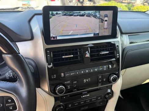 Used 2022 Lexus GX 460 Luxury w/ Off Road Package AWD/4WD image 21