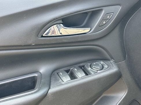 Used 2020 Chevrolet Equinox LT w/ Driver Convenience Package AWD/4WD image 16