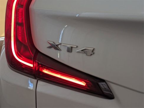 Used 2023 Cadillac XT4 Luxury image 11