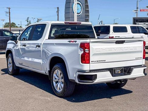 Used 2024 Chevrolet Silverado 1500 Custom image 2