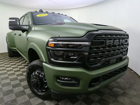 Used 2025 RAM 3500 Limited AWD/4WD image 3