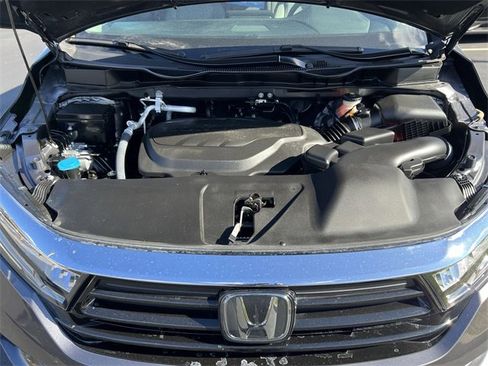 Used 2024 Honda Odyssey EX image 24